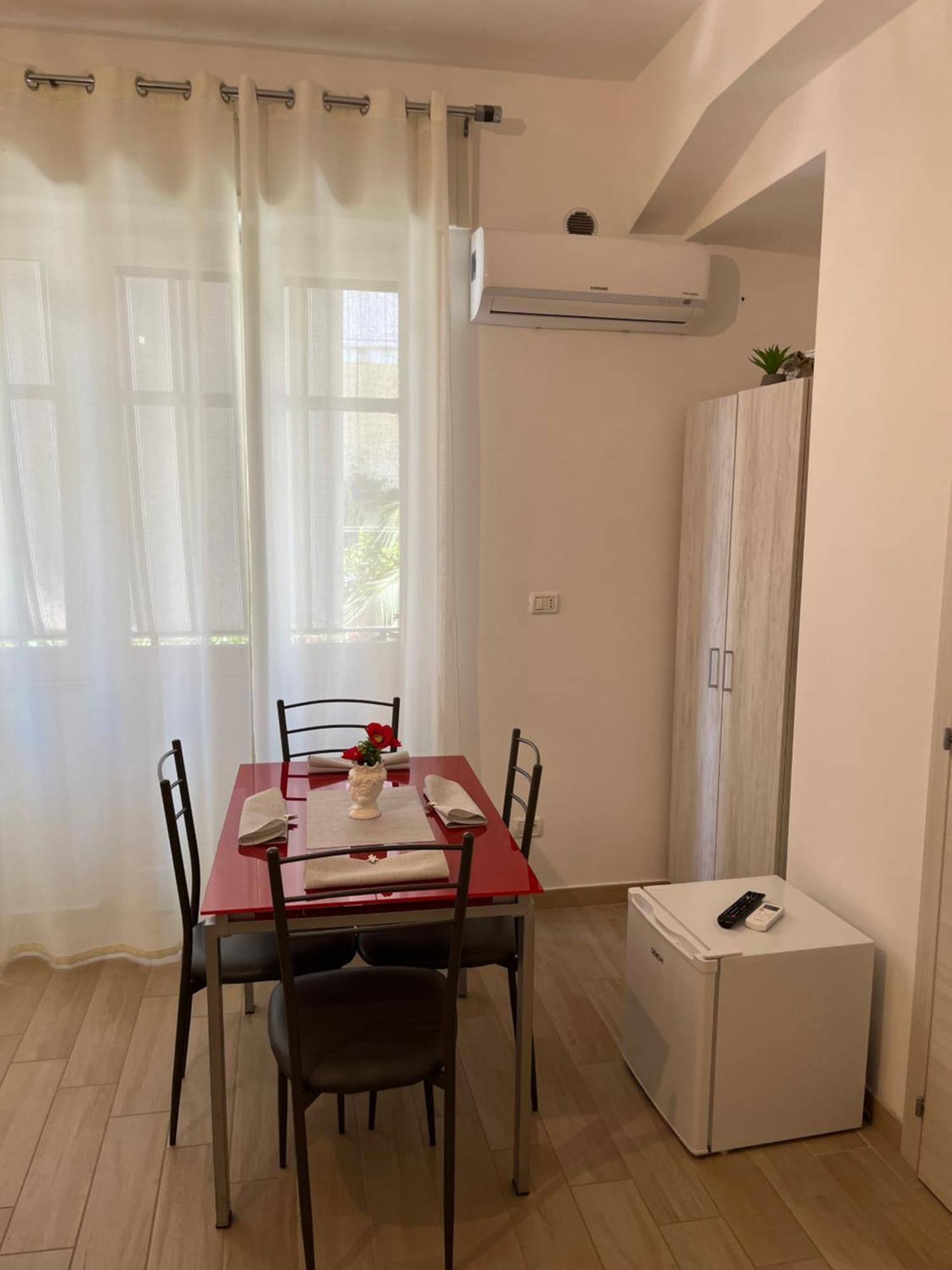 B&B Vento Aureo Rooms มิลาซโซ ภายนอก รูปภาพ
